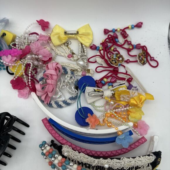 Huge Lot Of Vintage Hair Accessories. Clips, Ties Etc Over 70 Pieces - Picture 3 of 7